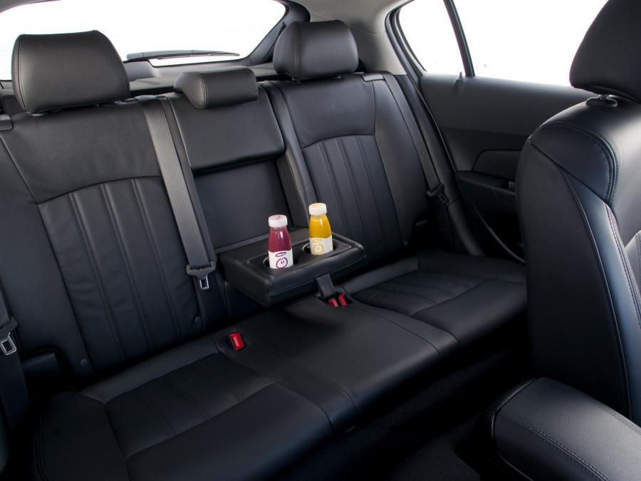  Chevrolet Cruze Hatchback 2011 года  (фото 3 из 19)